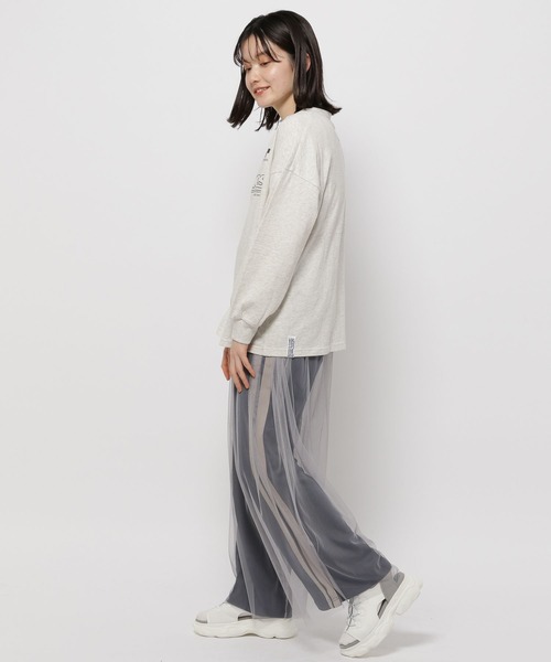 niko and...(ニコアンド)の「アソートロゴストリートロングTシャツ(Tシャツ/カットソー・レディース・オフホワイト/ナチュラル/ブルー/ブラック・MEDIUM/LARGE)」の13枚目の写真