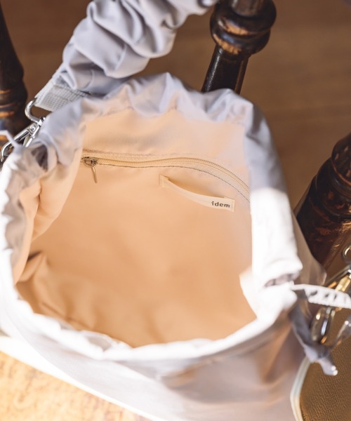 idem(イデム)の「kushu-kushu docking shoulder bag/くしゅくしゅショルダーバッグ(ショルダーバッグ・レディース・ミント/グレー・FREE)」の19枚目の写真