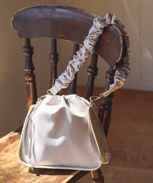 idem(イデム)の「kushu-kushu docking shoulder bag/くしゅくしゅショルダーバッグ(ショルダーバッグ・レディース・ミント/グレー・FREE)」の9枚目の写真