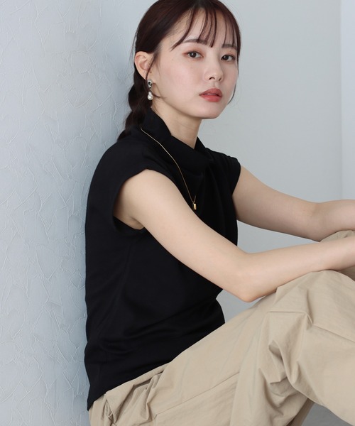 BLUEEAST（ブルーイースト）の「ハイネックフレンチスリーブTシャツ（Tシャツ/カットソー・レディース・ブルー/グレイッシュベージュ/ブラック/グリーン/ホワイト/ベージュ・MEDIUM）」の3枚目の写真