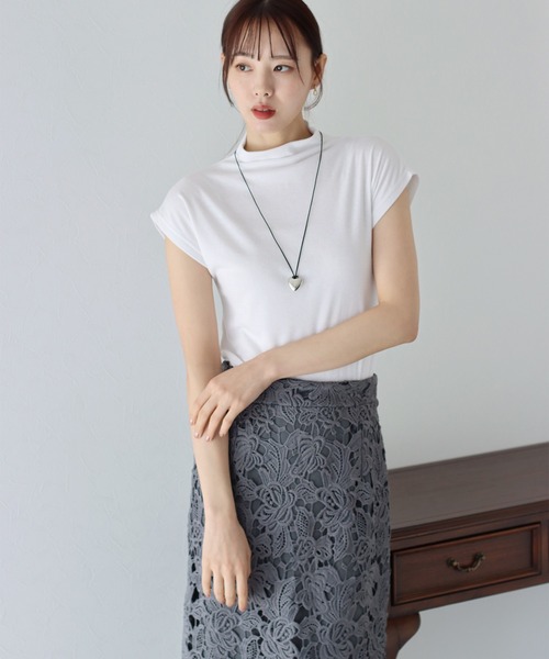 BLUEEAST（ブルーイースト）の「ハイネックフレンチスリーブTシャツ（Tシャツ/カットソー・レディース・ブルー/グレイッシュベージュ/ブラック/グリーン/ホワイト/ベージュ・MEDIUM）」の11枚目の写真