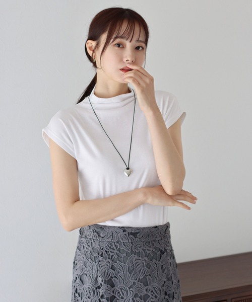 BLUEEAST（ブルーイースト）の「ハイネックフレンチスリーブTシャツ（Tシャツ/カットソー・レディース・ブルー/グレイッシュベージュ/ブラック/グリーン/ホワイト/ベージュ・MEDIUM）」の10枚目の写真