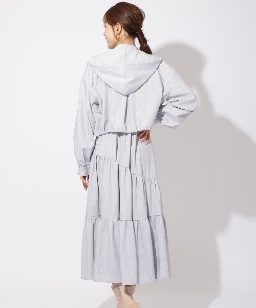 アンドクチュール　クロップドフーディ+ティアードワンピース　セットアップ AND COUTURE セットアップ クロップドフーディ＋ティアード