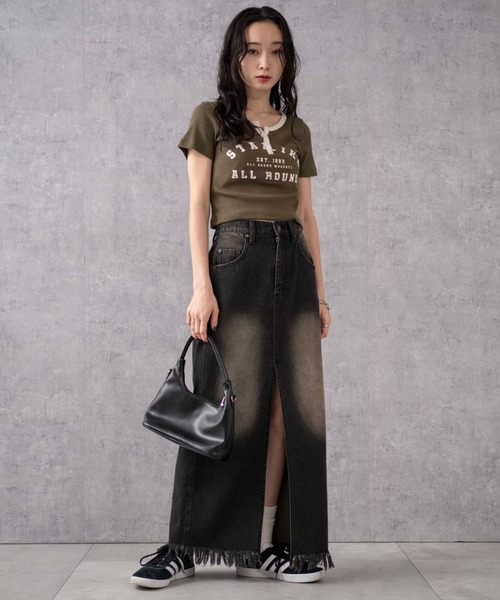 WEGO(ウィゴー)の「WEGO/ヴィンテージウォッシュデニムロングスカート(デニムスカート・レディース・インディゴブルー/ブラック・FREE)」の11枚目の写真