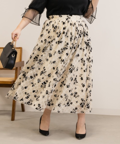 CLETTE(クレット)の「花柄チュールスカート(スカート・レディース・アイボリー/グレー・4L/3L/LL)」の5枚目の写真