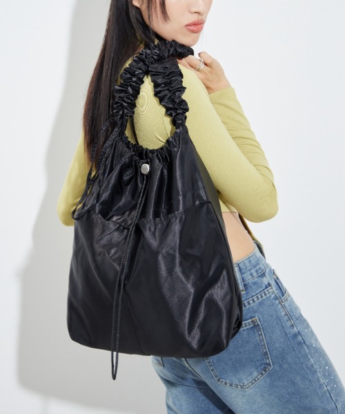 Shelly island（シェリーアイランド）の「ギャザーハンドルショルダーBAG（ショルダーバッグ・レディース・アイボリー/ブラック/グレー・FREE）」の4枚目の写真
