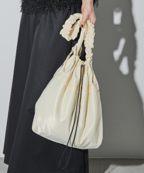Shelly island（シェリーアイランド）の「ギャザーハンドルショルダーBAG（ショルダーバッグ・レディース・アイボリー/ブラック/グレー・FREE）」の11枚目の写真