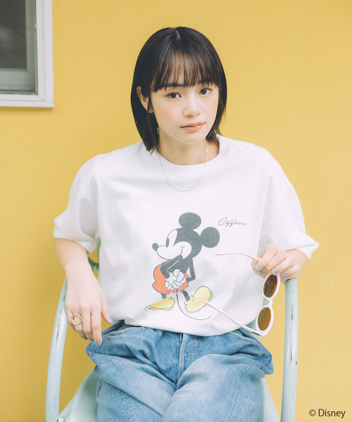 JOURNAL STANDARD（ジャーナルスタンダード）の「《追加》MICKEY MOUSE / ミッキーマウス 別注 S/S Tシャツ（Tシャツ/カットソー・メンズ・ホワイト/ホワイト系その他/イエロー/ブラック/ブラック系その他/グレー・SMALL/MEDIUM/LARGE）」の2枚目の写真