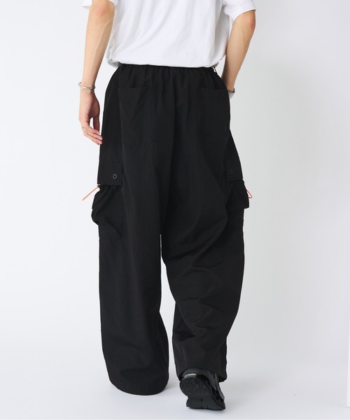 Adoon plain（アドーンプレーン）の「ナイロンドローコードワイドカーゴパンツ（カーゴパンツ・メンズ・ブラック/アイボリー・MEDIUM/LARGE）」の8枚目の写真
