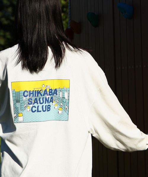CHIKABA(チカバ)の「【CHIKABA SAUNA CLUB】 バックプリント 長袖 Tシャツ / ロンT / オーバーサイズ(Tシャツ/カットソー・メンズ・ホワイト/ブラック/オートミール/ネイビー/ネイビー系/アイボリー系/ブラック系/ホワイト系・MEDIUM/X-LARGE/LARGE)」の1枚目の写真
