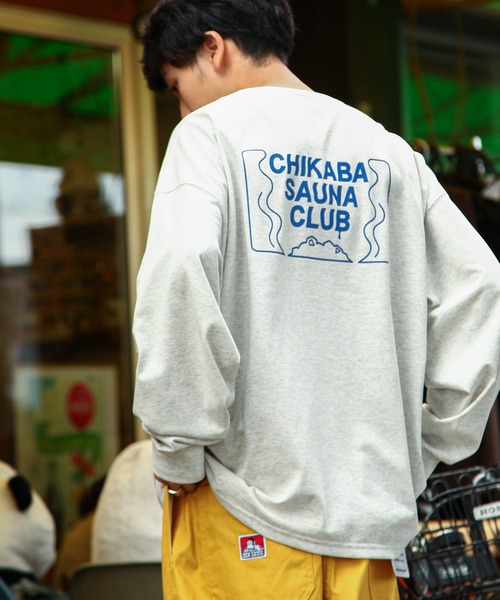 CHIKABA(チカバ)の「【CHIKABA SAUNA CLUB】 バックプリント 長袖 Tシャツ / ロンT / オーバーサイズ(Tシャツ/カットソー・メンズ・ホワイト/ブラック/オートミール/ネイビー/ネイビー系/アイボリー系/ブラック系/ホワイト系・MEDIUM/X-LARGE/LARGE)」の5枚目の写真