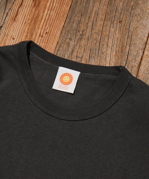 Jonas Claesson（ジョナスクレアッソン）の「JONAS CLAESSON/ジョナス クレアッソン Insideout Sun Fun L/S TEE/インサイドアウト サン ファン ロングスリーブ Tシャツ/リバーシブル/リラックスフィット（Tシャツ/カットソー・メンズ・サックスブルー/チャコールグレー/オフホワイト/マスタード・SMALL/MEDIUM/LARGE）」の6枚目の写真