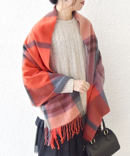 SHIPS any(シップス エニィ)の「SHIPS any: ウール チェック ストール 24FW(ストール/ショール・レディース・ブルー/ライトグレー/オレンジ/イエロー・ONE SIZE)」の4枚目の写真