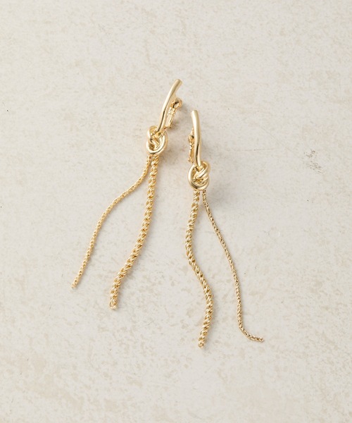 COLONY 2139（コロニートゥーワンスリーナイン）の「ノットチェーンイヤリング（イヤリング・レディース・シルバー/ゴールド・FREE）」の4枚目の写真