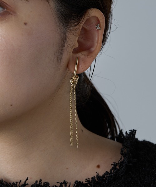 COLONY 2139（コロニートゥーワンスリーナイン）の「ノットチェーンイヤリング（イヤリング・レディース・シルバー/ゴールド・FREE）」の8枚目の写真