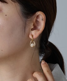 COLONY 2139 | Uシェイプパールイヤリング(イヤリング)