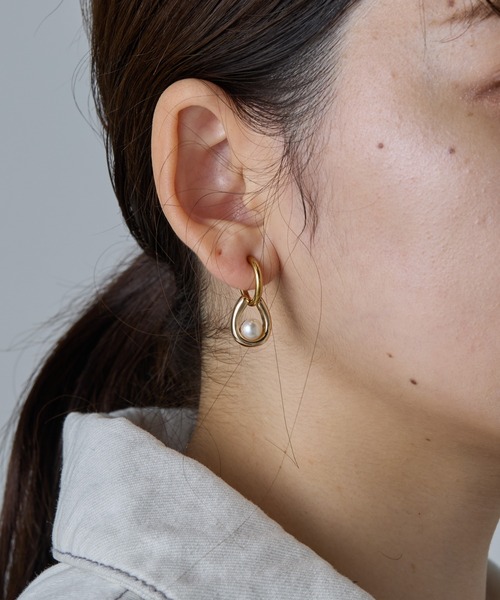 COLONY 2139（コロニートゥーワンスリーナイン）の「Uシェイプパールイヤリング（イヤリング・レディース・シルバー/ゴールド・FREE）」の5枚目の写真