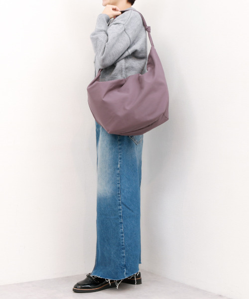 cache cache(カシュ カシュ)の「カシュカシュ cachecache / シワナイロンビッグバッグ(ショルダーバッグ・レディース・パープル/キャメル/カーキ/ブラック・FREE)」の18枚目の写真