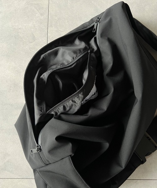セール】Watertight zipper tech shoulder bag / 止水ファスナー