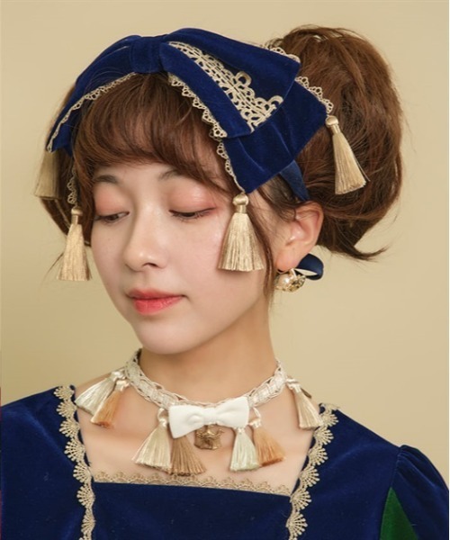 axes femme kawaii（アクシーズファムカワイイ）の「タッセル付リボンヘッドドレス（カチューシャ・レディース・ワイン/ブラック/ブルー・FREE）」の2枚目の写真