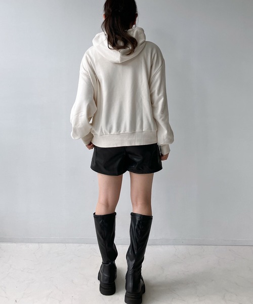 AS KNOW AS plus（アズノゥアズプラス）の「◇フロントロゴ アソートデザイン ビッグシルエットパーカー（パーカー・レディース・ブラック/アイボリー/ブラウン/ネイビー/レッド系/グレー系/ブラック系・FREE）」の15枚目の写真