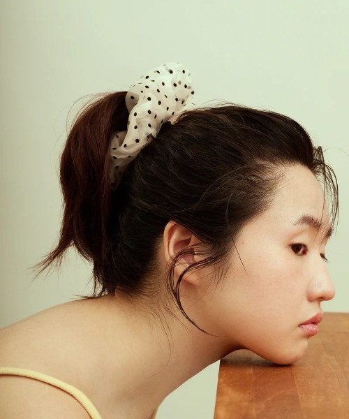 you only live once（ユーオンリーリブワンス）の「【8】【youonlyliveonce】シアードットデザインシュシュ（シュシュ・レディース・ベージュ/ピンク/ブラック・FREE）」の2枚目の写真