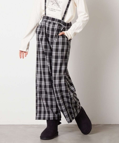 a.v.v（アーヴェヴェ）の「[160]サスペンダー付きワイドパンツ（その他パンツ・キッズ・ブラック/ホワイト/グレー/ダークインディゴブルー/ベージュ・160）」の3枚目の写真