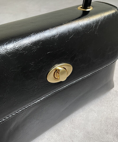 Thevon（ゼボン）の「ヴィンテージ風2WAYボストンバッグ（ショルダーバッグ・レディース・ブラック/レッド系その他/ダークブラウン・FREE）」の9枚目の写真