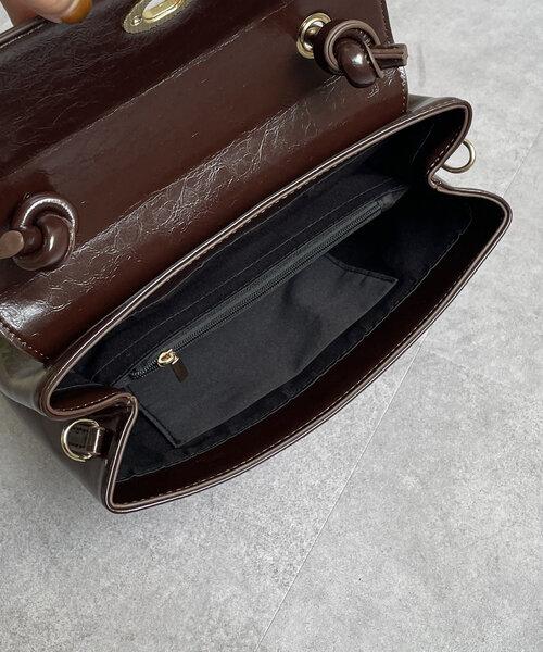 Thevon（ゼボン）の「ヴィンテージ風2WAYボストンバッグ（ショルダーバッグ・レディース・ブラック/レッド系その他/ダークブラウン・FREE）」の18枚目の写真