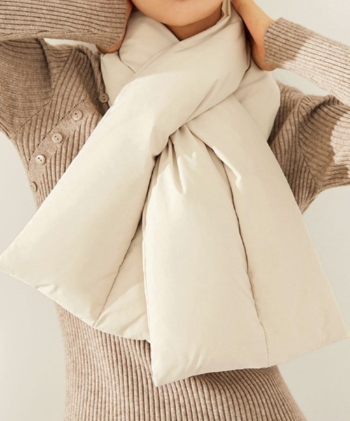 Futier land（フューティアランド）の「クロス中綿マフラー（マフラー・レディース・アイボリー/グレー・FREE）」の2枚目の写真