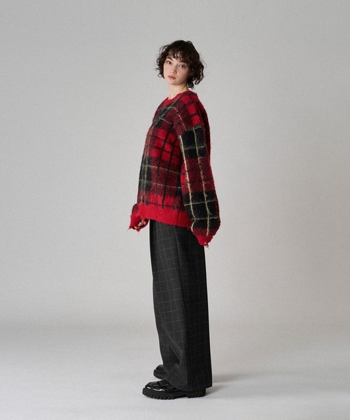 ONCILY（オンシェリー）の「CHECK PATTERN SHAGGY VOLUME KNIT / シャギーチェックボリュームニット（ニット/セーター・メンズ・グレー/ブルー/レッド・SMALL/MEDIUM/LARGE）」の4枚目の写真