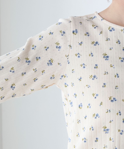 forksy.（フォルクシー）の「【forksy.】小花柄 メローキャミ＆カーディガン セット（アンサンブル・レディース・アイボリー/ブラック/オフホワイト・FREE）」の6枚目の写真