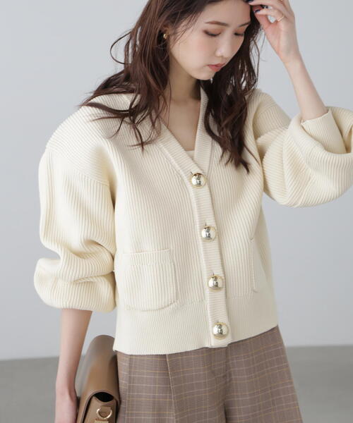 FREE'S MART（フリーズマート）の「◆ゴールドアクセントボタンＶネックカーディガン（カーディガン/ボレロ・レディース・ブラック/ピンク/ホワイト・FREE）」の21枚目の写真