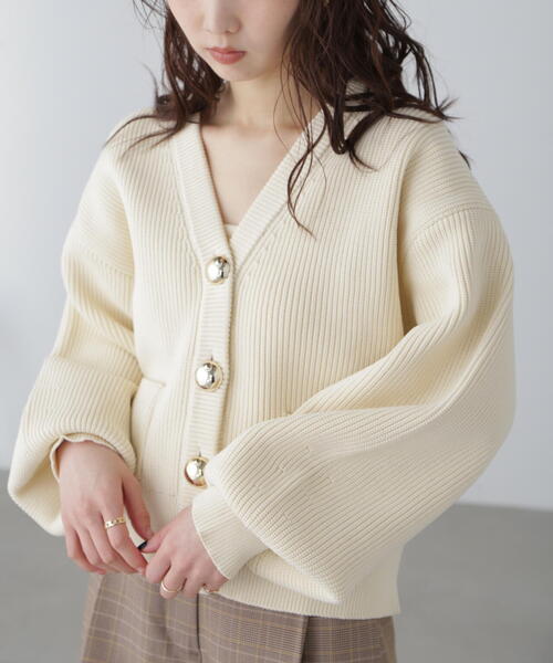 FREE'S MART（フリーズマート）の「◆ゴールドアクセントボタンＶネックカーディガン（カーディガン/ボレロ・レディース・ブラック/ピンク/ホワイト・FREE）」の15枚目の写真