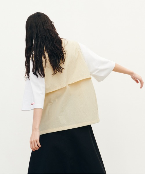 KELTY（ケルティ）の「パッカブル コンパクト ベスト（ベスト・レディース・ブルー/ブラック/カーキ/アイボリー・XL/S/L/M）」の11枚目の写真