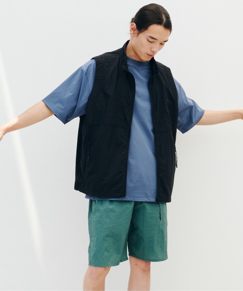 KELTY（ケルティ）の「パッカブル コンパクト ベスト（ベスト・レディース・ブルー/ブラック/カーキ/アイボリー・XL/S/L/M）」の19枚目の写真