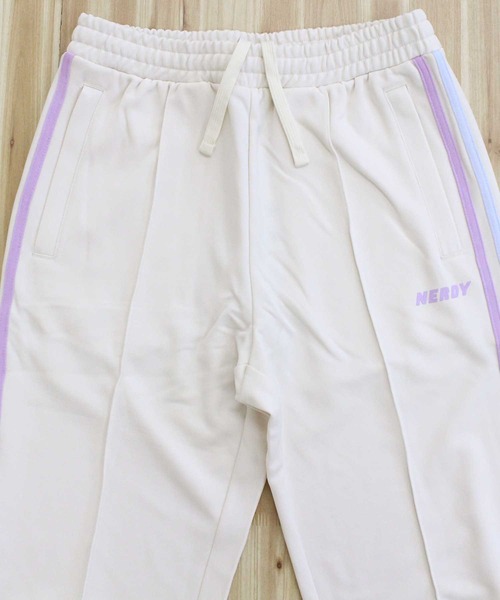 NERDY(ノルディ)の「NERDY バイカラーメンズトラックパンツ NY BICOLOR MEN'S TRACK PANTS(スウェットパンツ・メンズ・クリーム・M/L)」の3枚目の写真