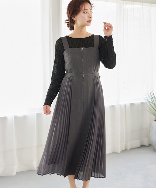 mysty woman（ミスティウーマン）の「サイドプリーツジャンスカ  328258（ジャンパースカート・レディース・アイボリー/チャコールグレー/ダークベージュ・FREE）」の2枚目の写真