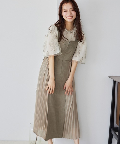 mysty woman（ミスティウーマン）の「サイドプリーツジャンスカ  328258（ジャンパースカート・レディース・アイボリー/チャコールグレー/ダークベージュ・FREE）」の3枚目の写真