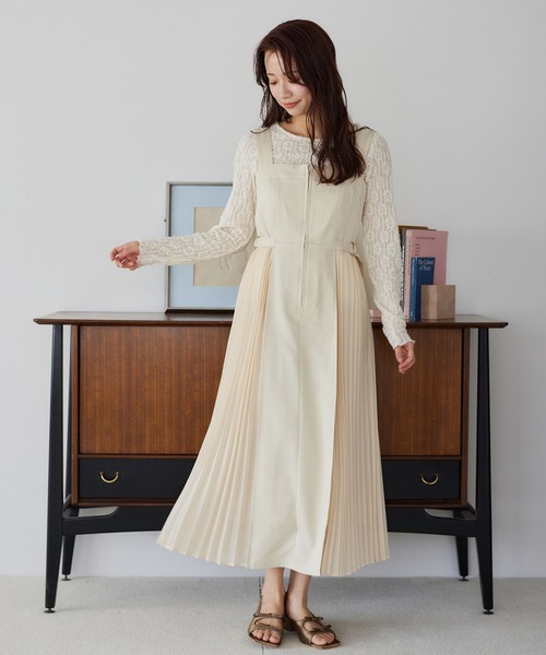 mysty woman（ミスティウーマン）の「サイドプリーツジャンスカ  328258（ジャンパースカート・レディース・アイボリー/チャコールグレー/ダークベージュ・FREE）」の4枚目の写真