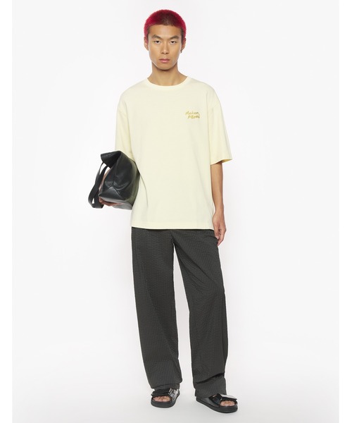 Maison Kitsune（メゾンキツネ）の「MAISON KITSUNE HANDWRITING EMBROIDERY OVERSIZE TEE（Tシャツ/カットソー・メンズ・ライトイエロー/ブルー系その他/グレー/ブラック×ホワイト/ホワイト×ブラック・XS/S/M/L/XL/XXS/XXL）」の7枚目の写真