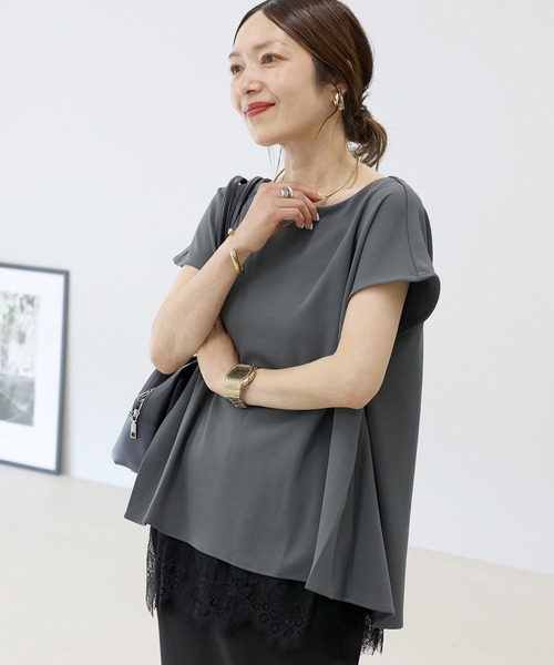Aletta vita(アレッタビータ)の「カットジョーゼットサイドタックフレンチプルオーバー(Tシャツ/カットソー・レディース・ダークベージュ/ブラック/グレー・FREE)」の2枚目の写真