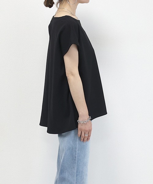Aletta vita(アレッタビータ)の「カットジョーゼットサイドタックフレンチプルオーバー(Tシャツ/カットソー・レディース・ダークベージュ/ブラック/グレー・FREE)」の7枚目の写真