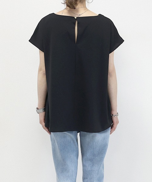 Aletta vita(アレッタビータ)の「カットジョーゼットサイドタックフレンチプルオーバー(Tシャツ/カットソー・レディース・ダークベージュ/ブラック/グレー・FREE)」の8枚目の写真