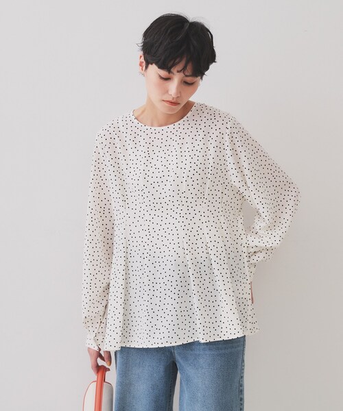 OPAQUE.CLIP（オペークドットクリップ）の「ドットプリントタックブラウス【洗濯機洗い可】（シャツ/ブラウス・レディース・ブラック系/ネイビー系/ホワイト系3・40/38）」の21枚目の写真