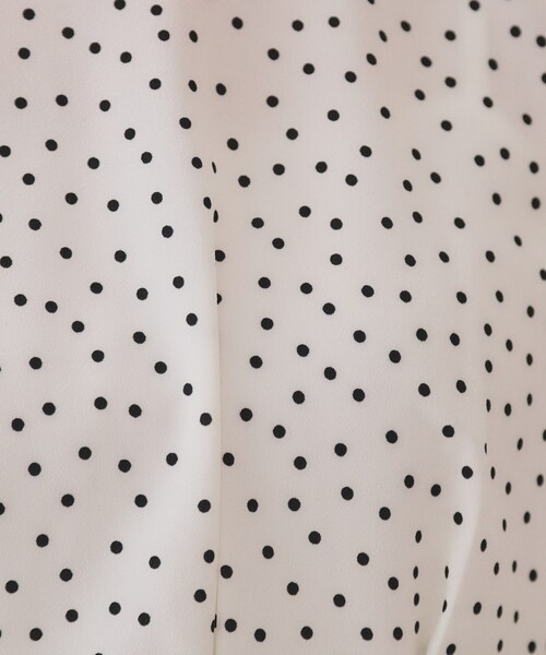 OPAQUE.CLIP（オペークドットクリップ）の「ドットプリントタックブラウス【洗濯機洗い可】（シャツ/ブラウス・レディース・ブラック系/ネイビー系/ホワイト系3・40/38）」の18枚目の写真