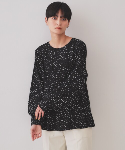 OPAQUE.CLIP（オペークドットクリップ）の「ドットプリントタックブラウス【洗濯機洗い可】（シャツ/ブラウス・レディース・ブラック系/ネイビー系/ホワイト系3・40/38）」の17枚目の写真
