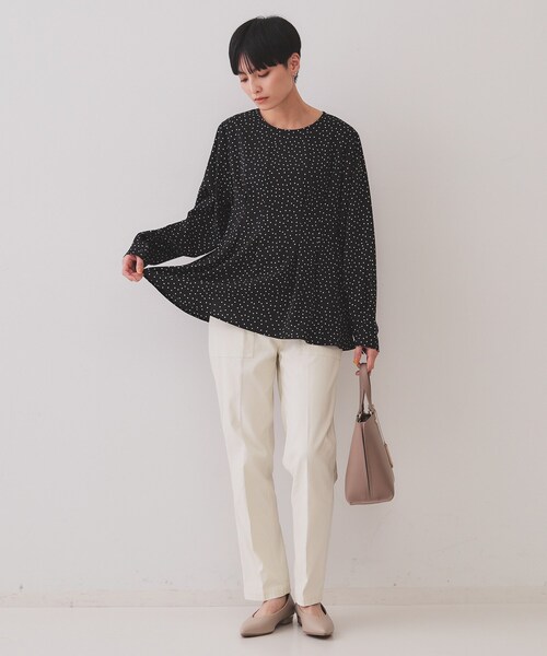 OPAQUE.CLIP（オペークドットクリップ）の「ドットプリントタックブラウス【洗濯機洗い可】（シャツ/ブラウス・レディース・ブラック系/ネイビー系/ホワイト系3・40/38）」の16枚目の写真