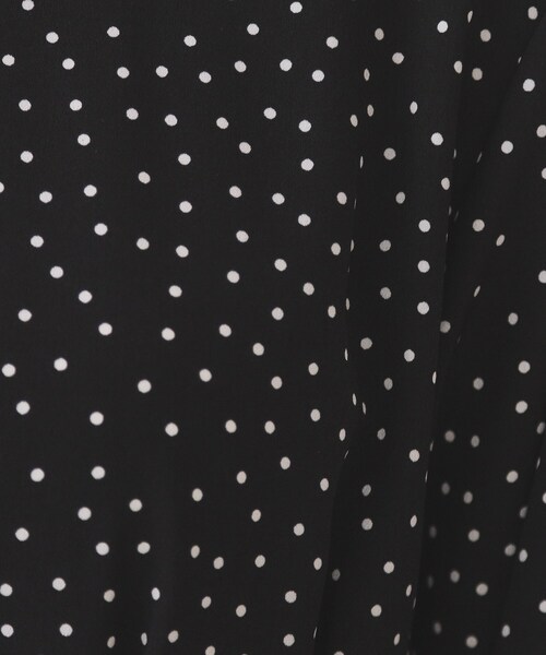 OPAQUE.CLIP（オペークドットクリップ）の「ドットプリントタックブラウス【洗濯機洗い可】（シャツ/ブラウス・レディース・ブラック系/ネイビー系/ホワイト系3・40/38）」の14枚目の写真