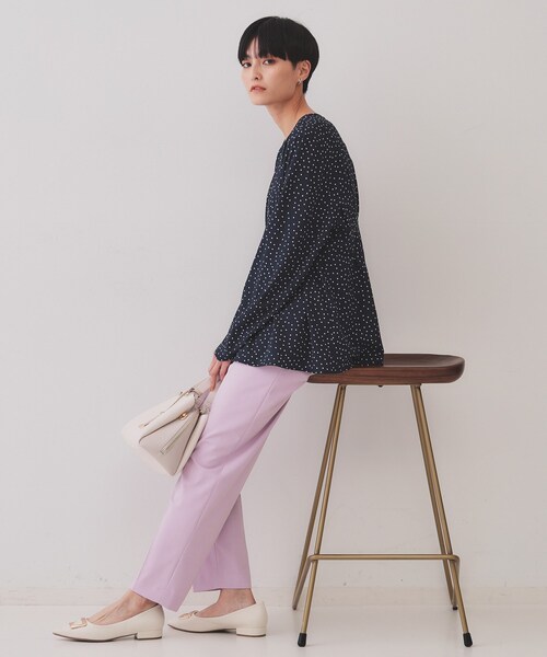 OPAQUE.CLIP（オペークドットクリップ）の「ドットプリントタックブラウス【洗濯機洗い可】（シャツ/ブラウス・レディース・ブラック系/ネイビー系/ホワイト系3・40/38）」の11枚目の写真